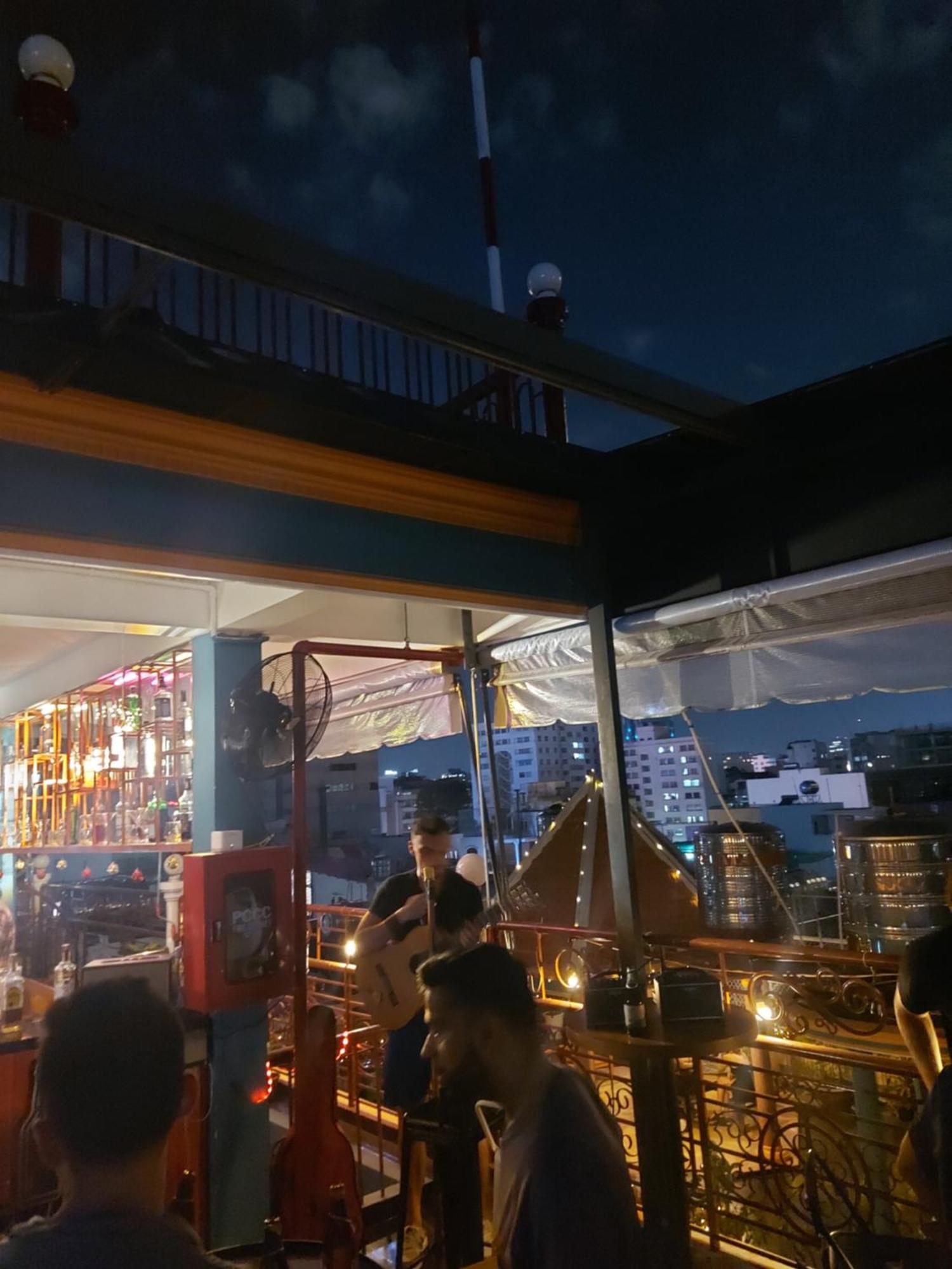 Saigon Rooftops Hostel Хошимин Экстерьер фото