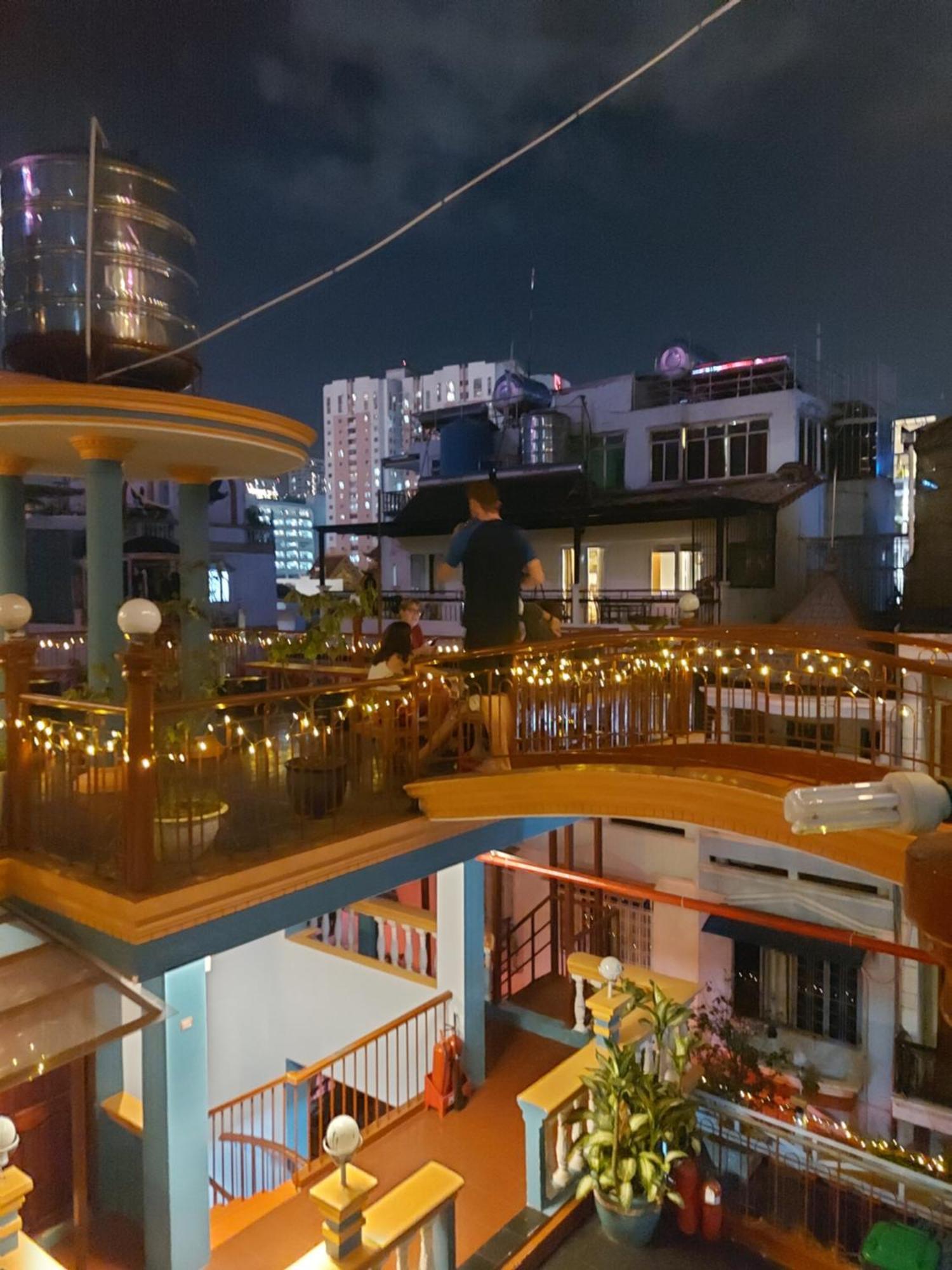 Saigon Rooftops Hostel Хошимин Экстерьер фото