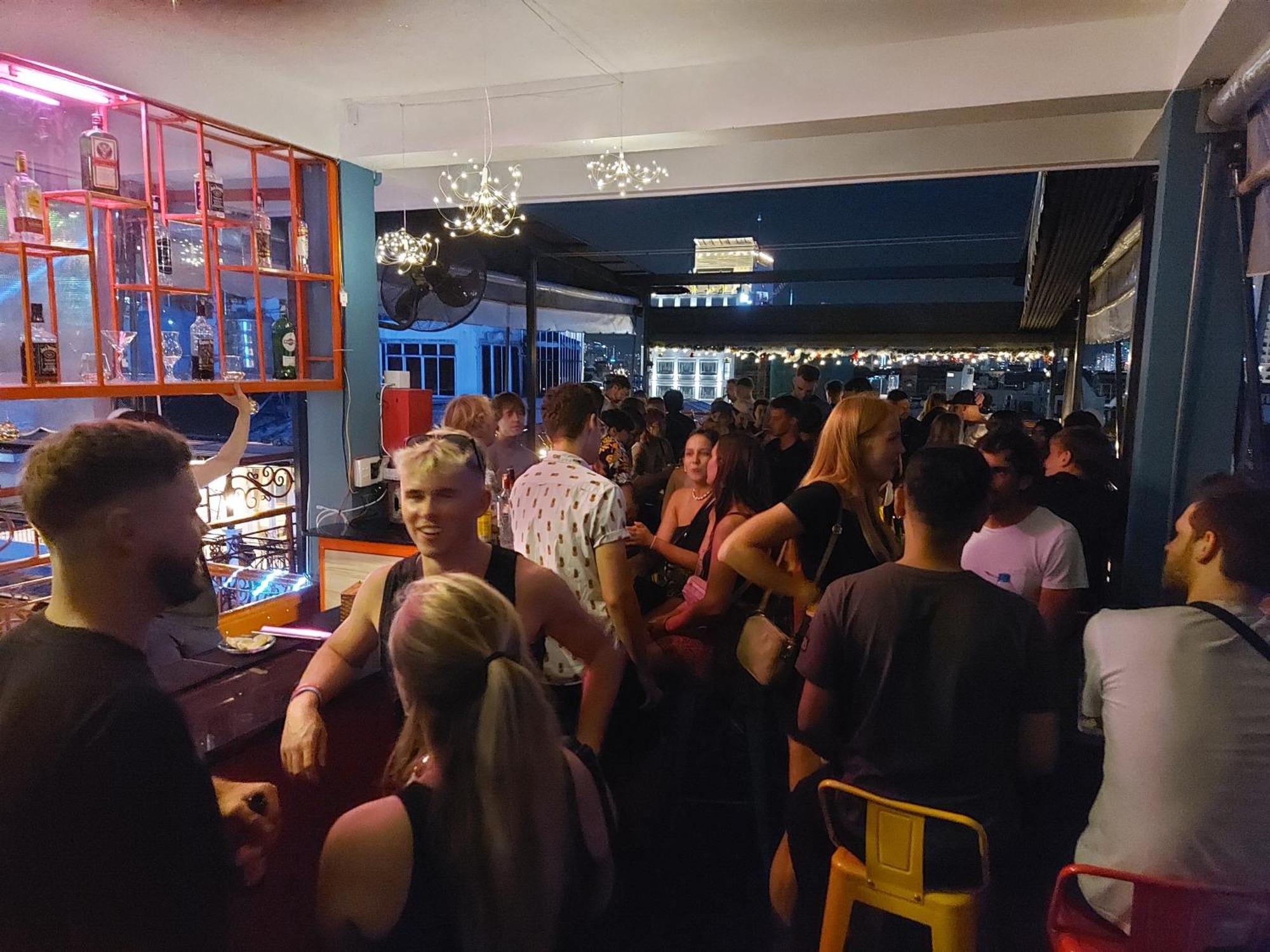 Saigon Rooftops Hostel Хошимин Экстерьер фото