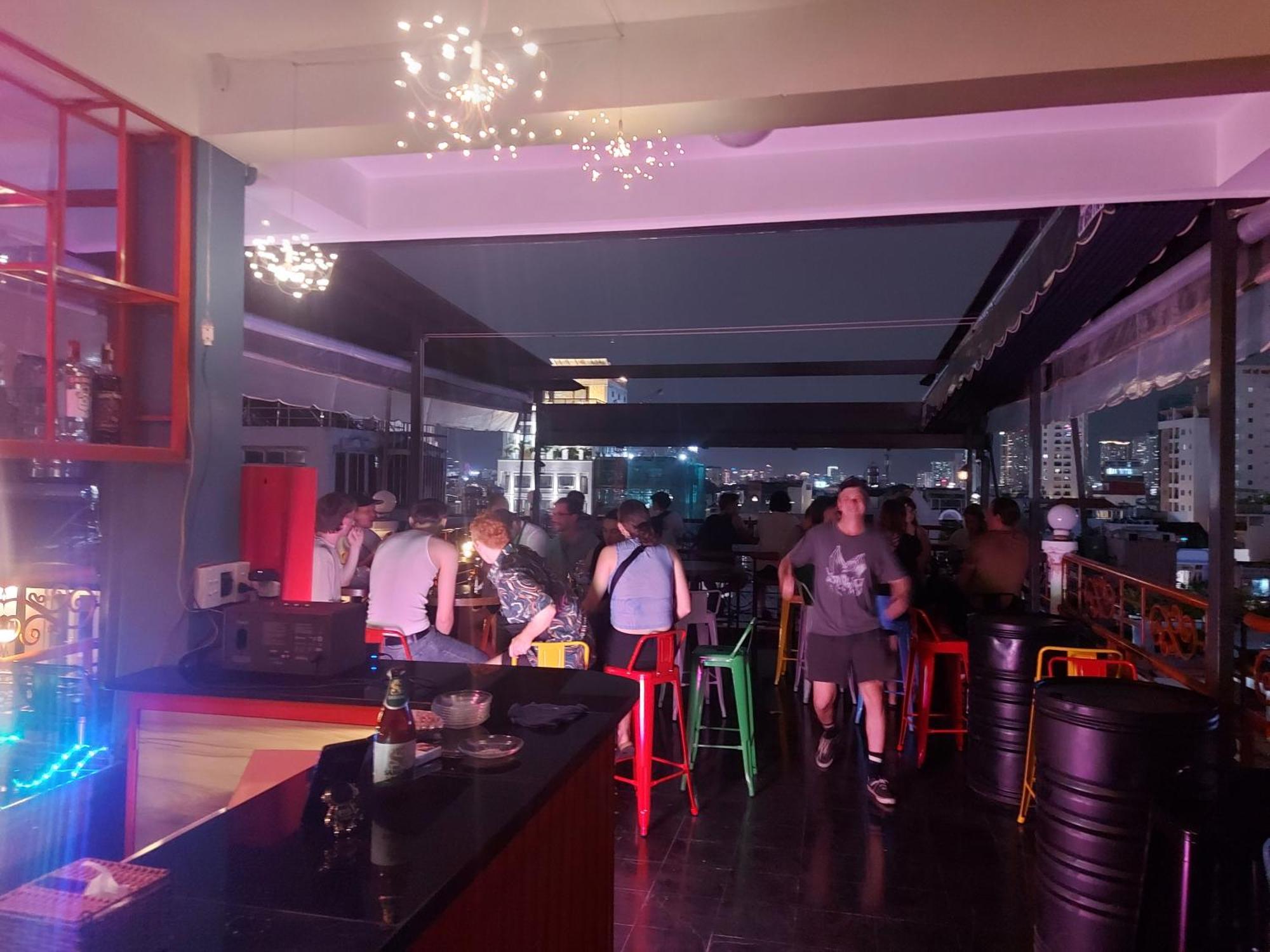 Saigon Rooftops Hostel Хошимин Экстерьер фото
