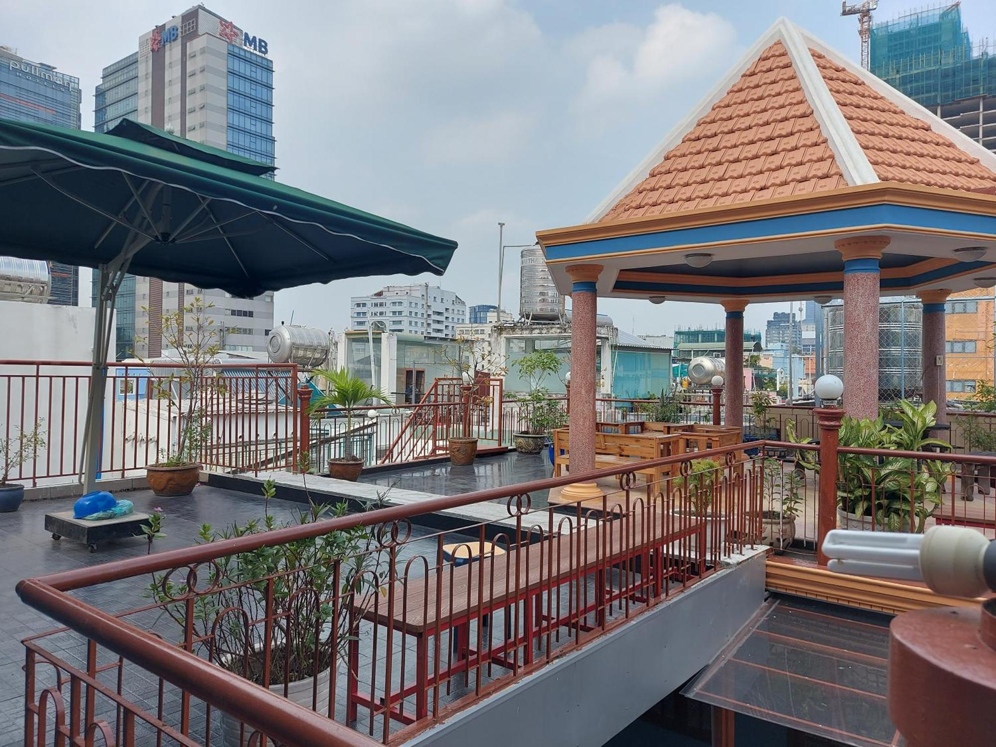 Saigon Rooftops Hostel Хошимин Экстерьер фото
