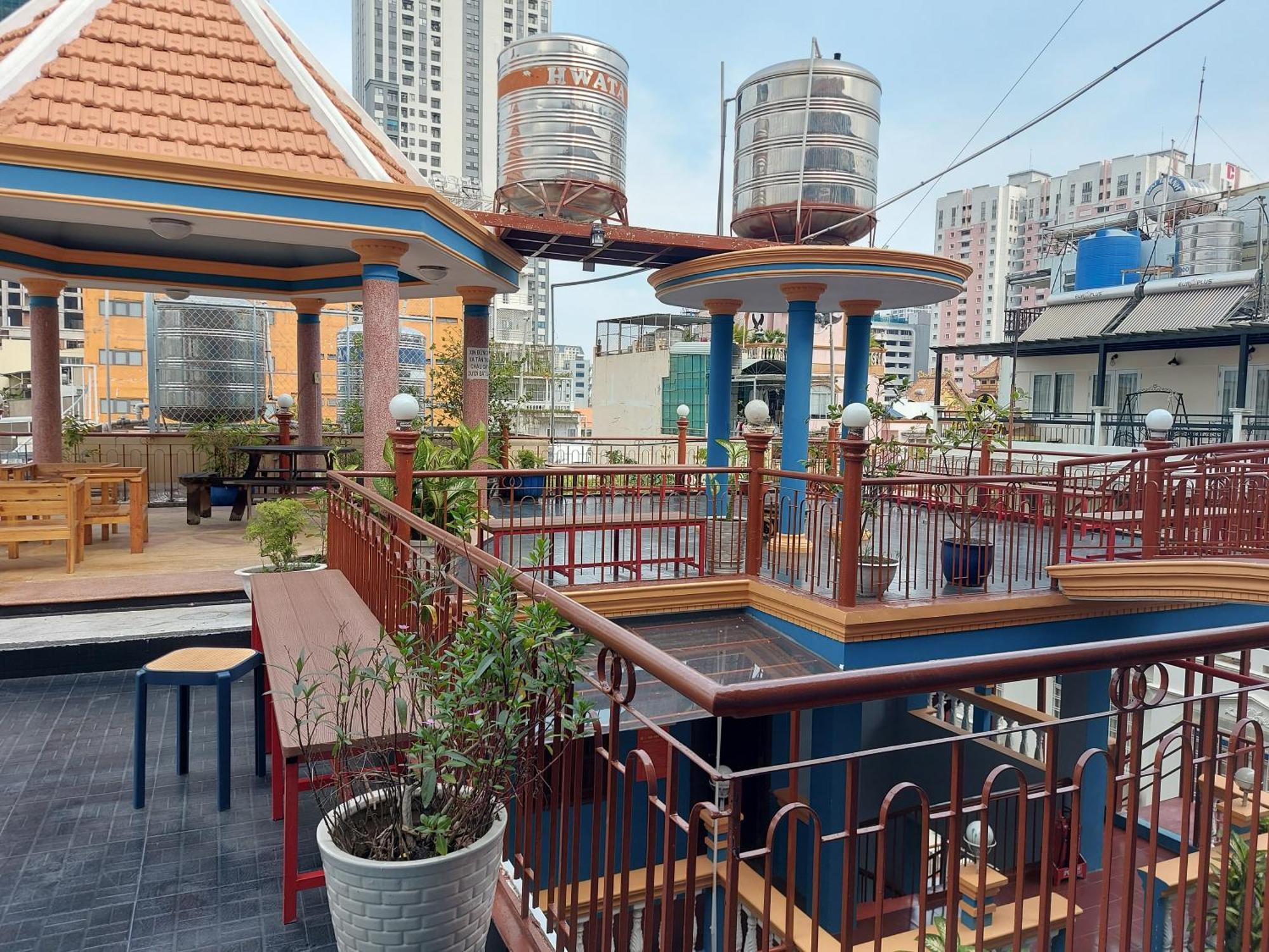 Saigon Rooftops Hostel Хошимин Экстерьер фото